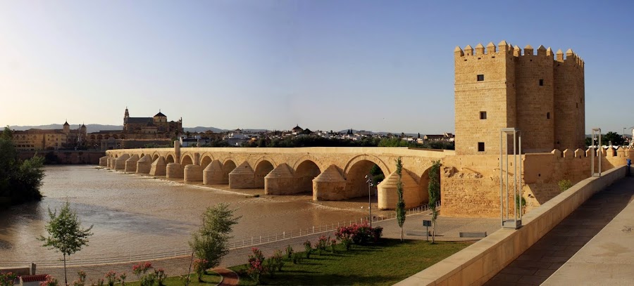 El Puente Romano y la Torre de la Calahorra en Córdoba