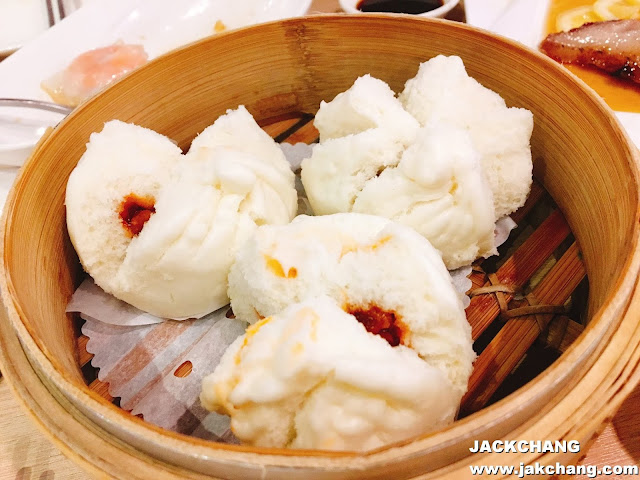 Steamed barbecued pork buns