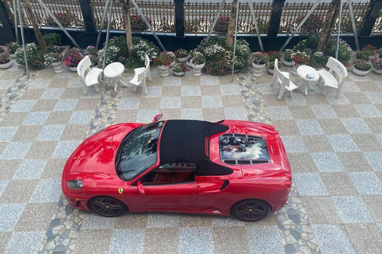 Đại gia Sài thành cưỡi 'ngựa' Ferrari F430 lên Đà Lạt tránh nóng