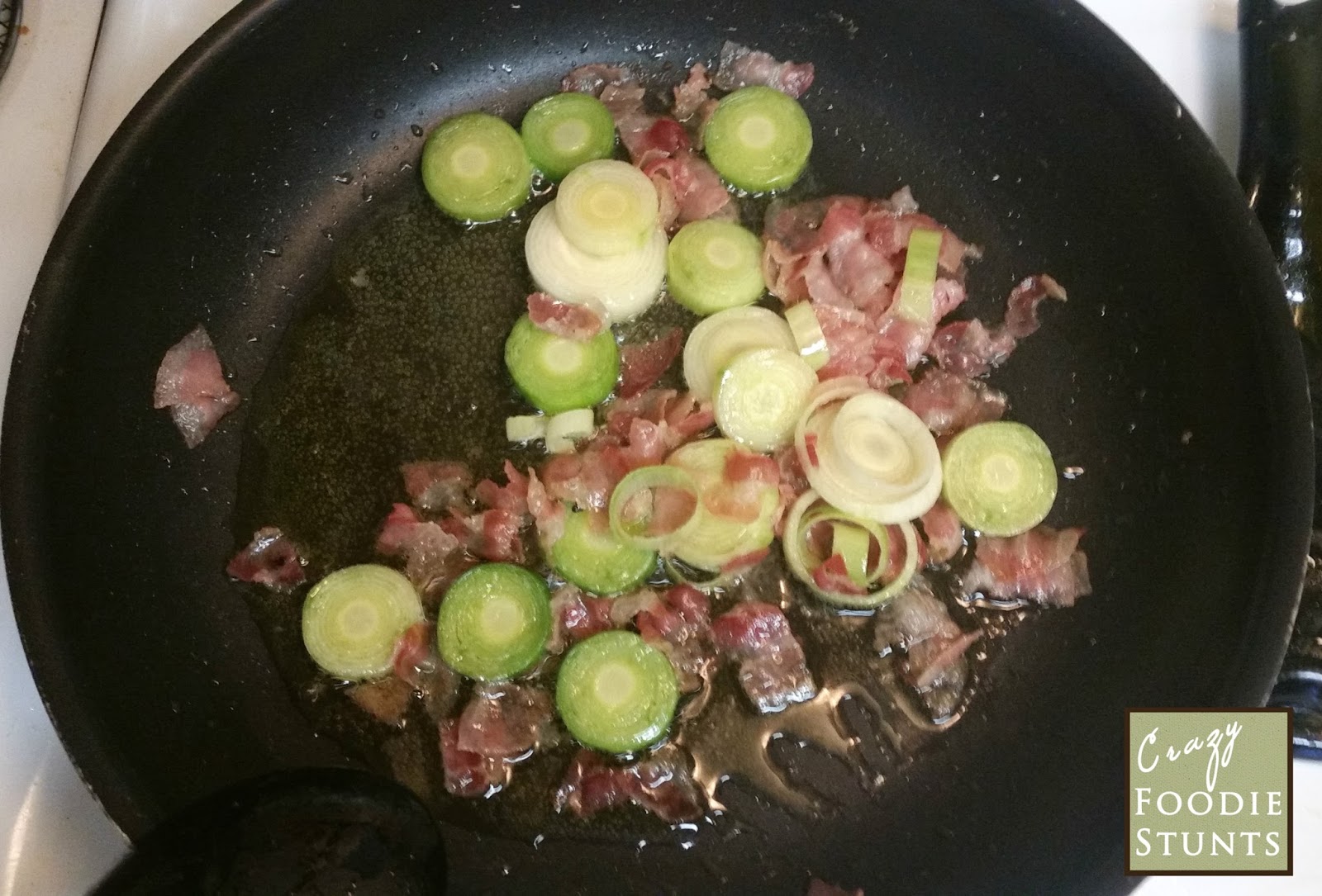 Crazy Foodie Stunts Spinach and Ricotta Tortellini with Asparagus