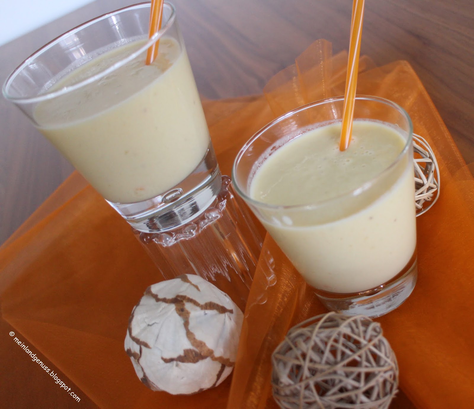 mein Land und Gartengenuss : Bananen-Mango-Lassi