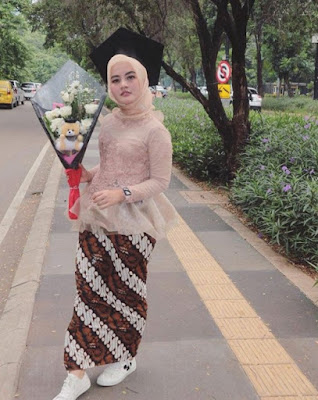 model kebaya wisuda modern terbaru model kebaya wisuda modern terbaru