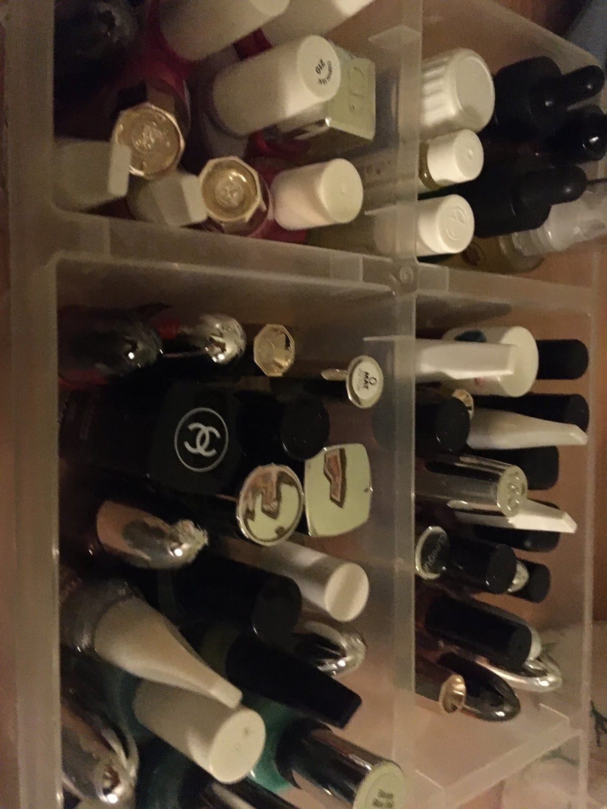 How to organise the nail polish in Marie Kondo style