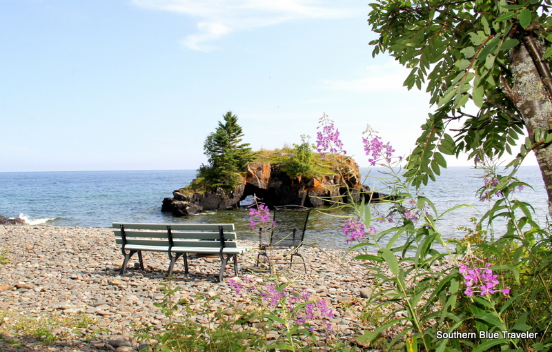 Southern Blue Traveler HOLLOW ROCK (Grand Portage), MINNESOTA
