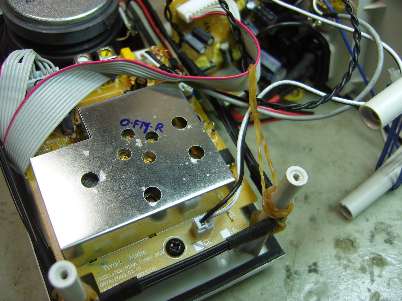 LA3ZA Radio & Electronics: Scratchy Tivoli Audio Model One