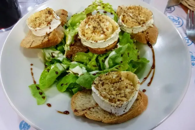 Where to eat in Toulouse: Goat's cheese on Toast at Le Magret