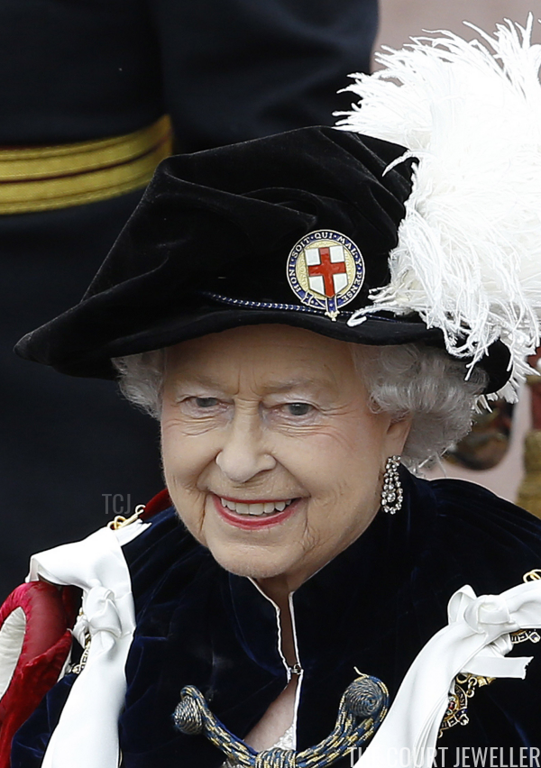 The Evening Earring The Queen's Diamond Frame Earrings The Court