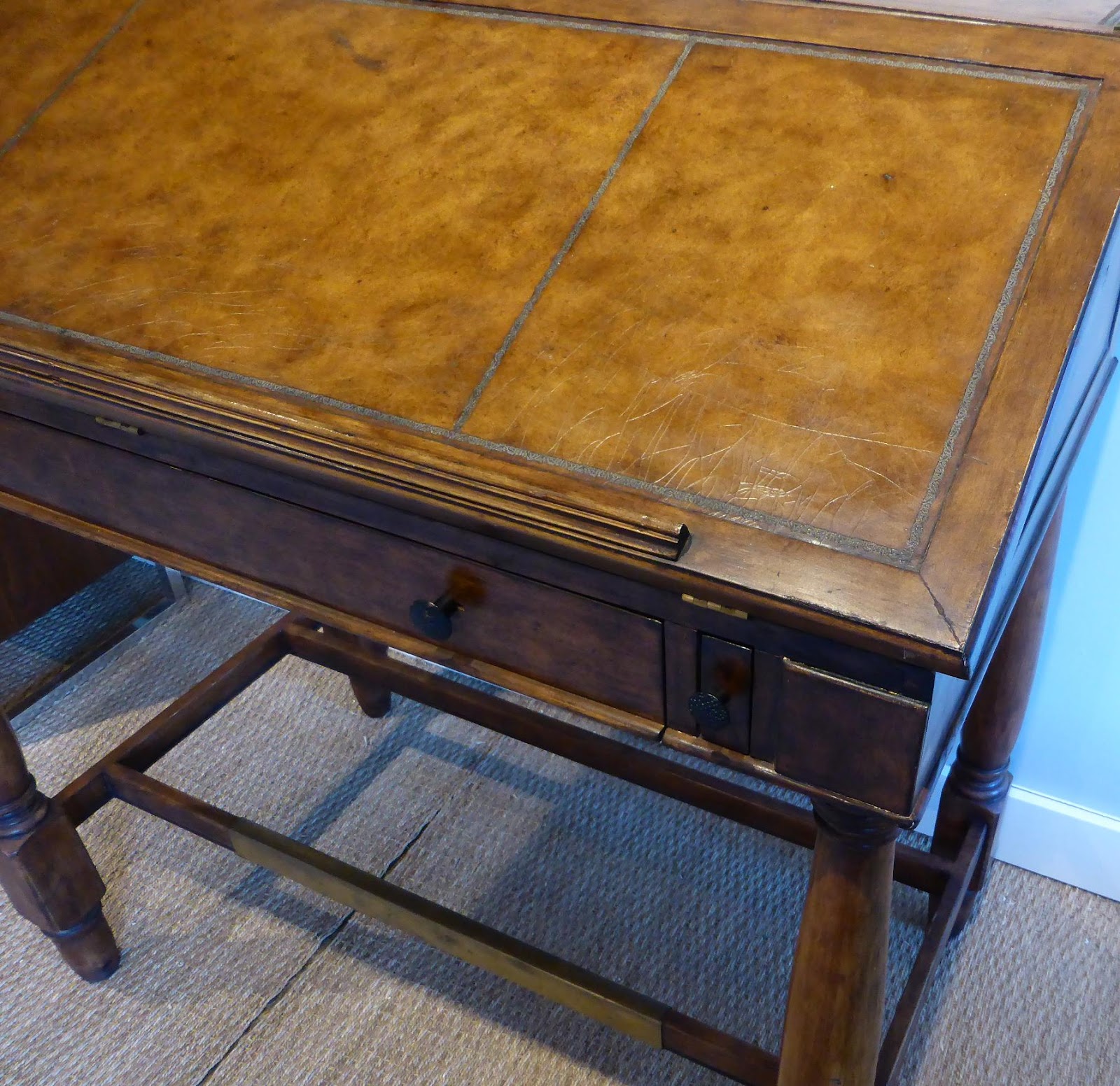 Michael Thomas Thomasville Ernest Hemingway Collection Desk