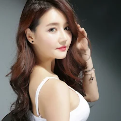 Han Ga Eun &ndash; Four Outfits Foto 27