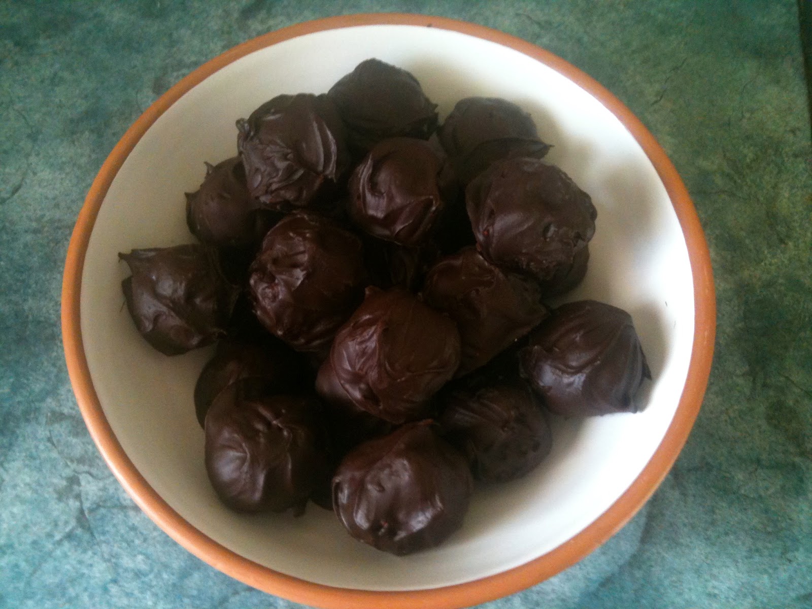 The Active Scrawler Allergy free dark chocolate cherry ripe bits recipe