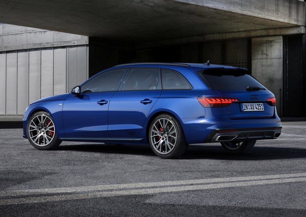 2022 Audi A4 Avant S line competition plus