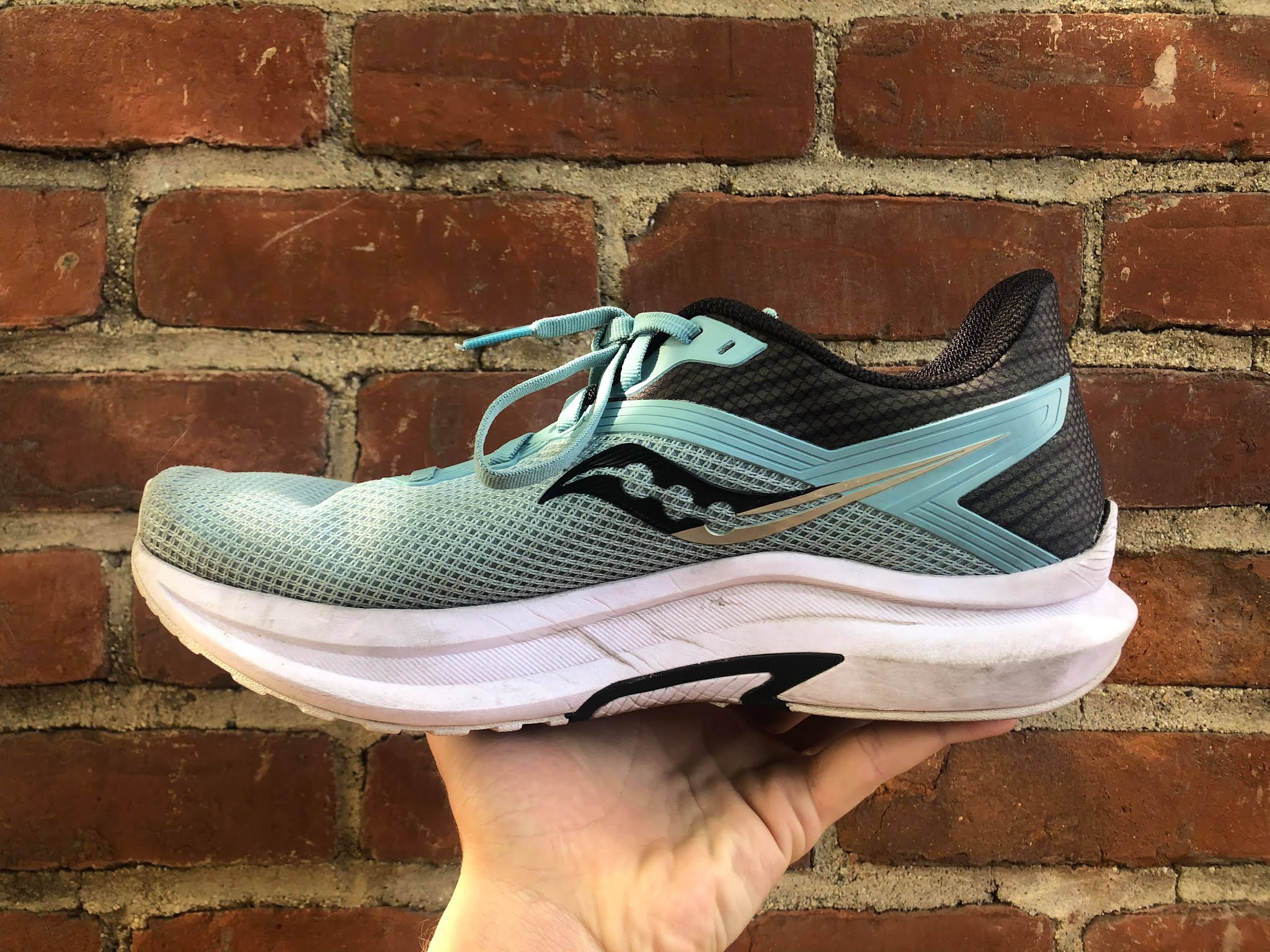 Saucony Axon Multiple Tester Review - DOCTORS OF RUNNING