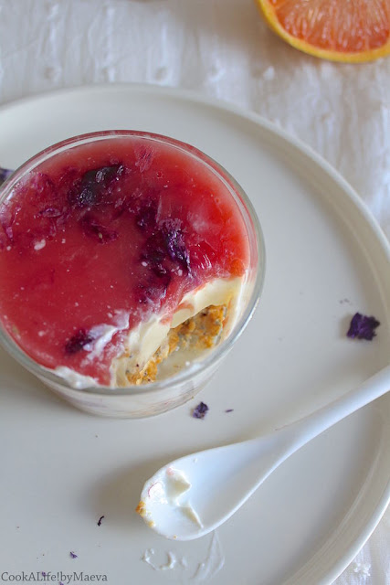 No bake cheesecake in a jar, pink grapefruit and dried mallow flower jelly • Cook A Life! by Maeva