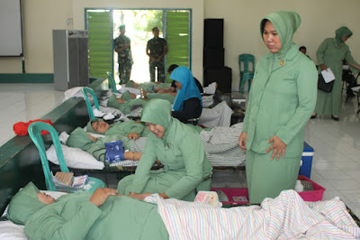PERINGATI HUT KE-71, RATUSAN PERSIT DONOR DARAH