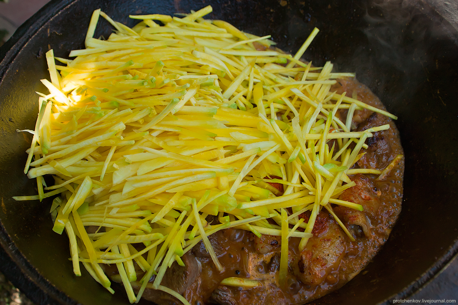 Узбекская морковь желтая. Желтая морковь для плова. Морковь для плова узбекская. Желтый плов. Морковь для плова желтая узбекистан.