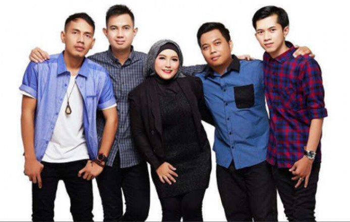 DOWNLOAD KUMPULAN LAGU MERPATI BAND TERNEW MP3 LENGKAP
