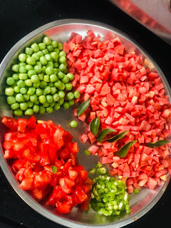 gajar-mutter-ki-sabzi-recipe-step-1(1,2,3)