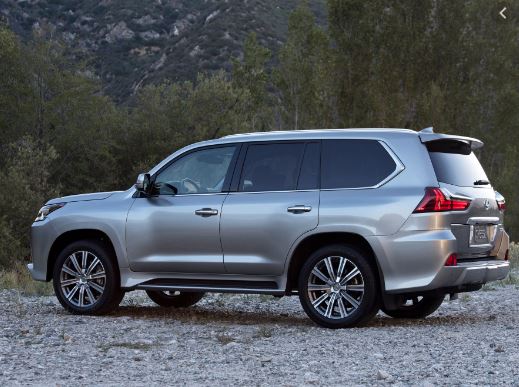 Lexus LX 570 2016 Side View