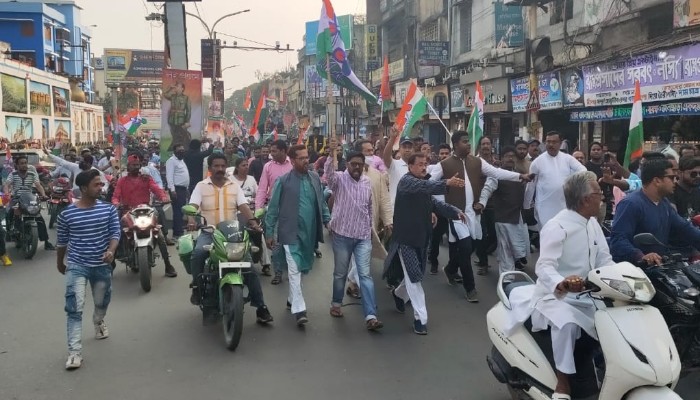বর্ধমানে একই ইস্যুতে তৃণমূলের দুই শিবিরের দুটি বাইক মিছিল, সরগরম শহরের রাজনীতি