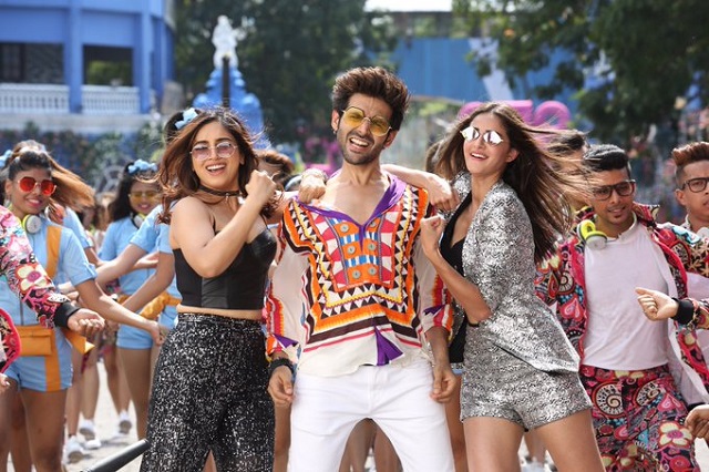 Pati patni woh bhumi kartik ananya pednekar lags bollymoviereviewz पत soars aryan aziz mudassar breezy और yespunjab masala desimartini keyart Pati Patni Aur Woh Movie Review - Critics