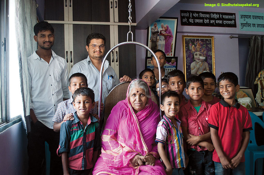 ಅನಾಥರ ಮಹಾತಾಯಿ - ಸಿಂಧೂತಾಯಿ ಸಪಕಾಲರ ಜೀವನ ಕಥೆ Life Story of Sindhutai Sapkal in Kannada