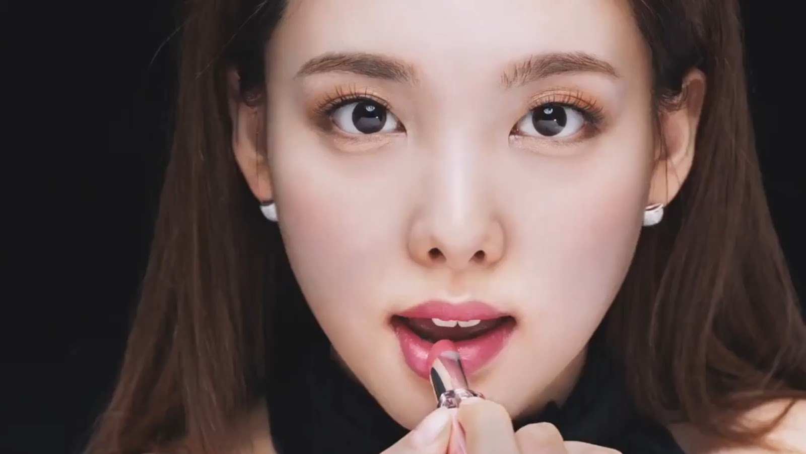 All About Girls K Pop Twiceが化粧品の広告モデルに 日本公式twitterで公開の映像 Chapter What S Twice が様々な憶測を呼ぶ 追記 確定