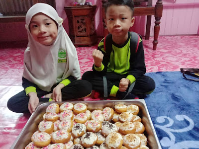 resepi bomboloni cheese  resepi bomboloni custard  resepi inti bomboloni  resepi filling bomboloni  resepi bomboloni coklat  resepi filling bomboloni coklat  resepi bomboloni gebu sukatan cawan Nak Buat Bomboloni tapi jadi Donut Warna Warni  resepi bomboloni red velvet Resepi Bomboloni @ Donut Warna Warni