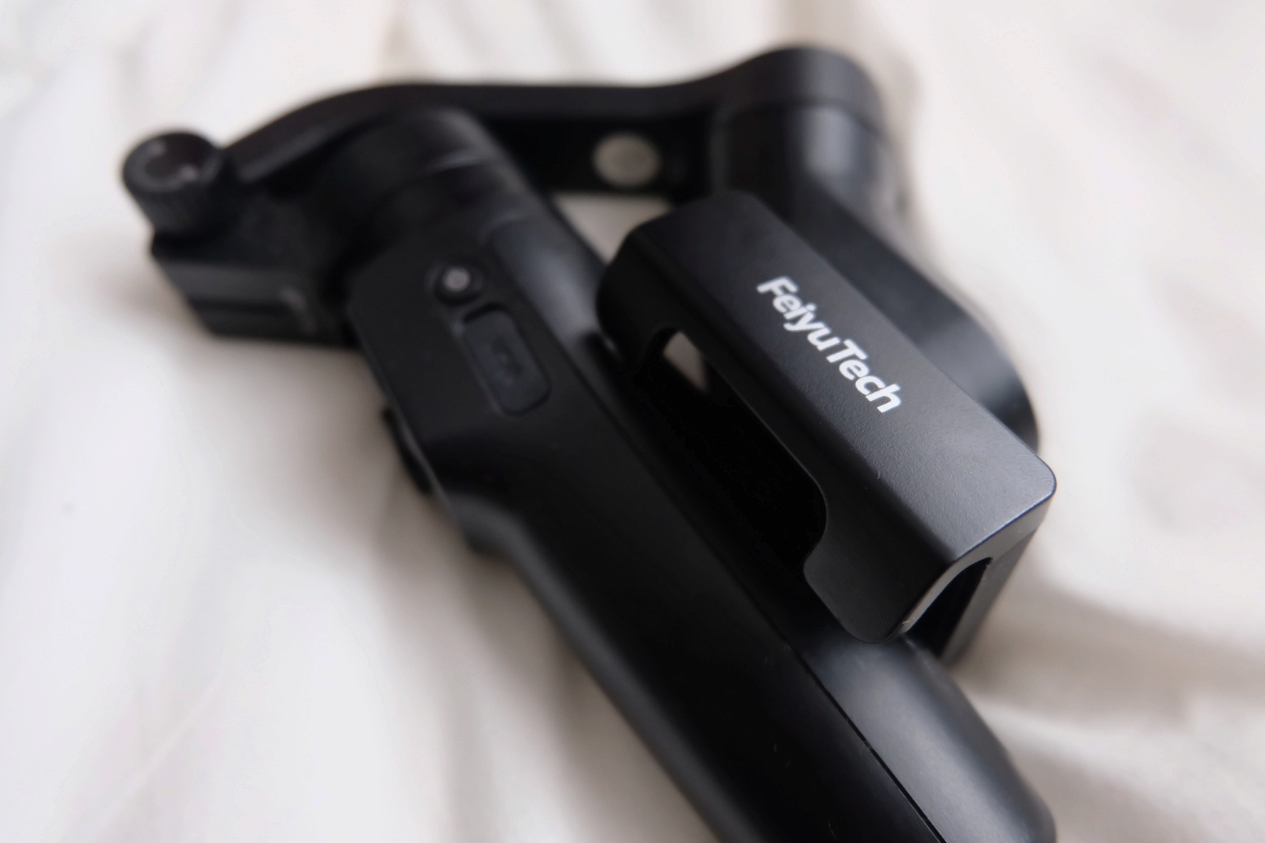 FeiyuTech VLOG Pocket 2: Foldable Smartphone Gimbal - The Pinoy Traveler