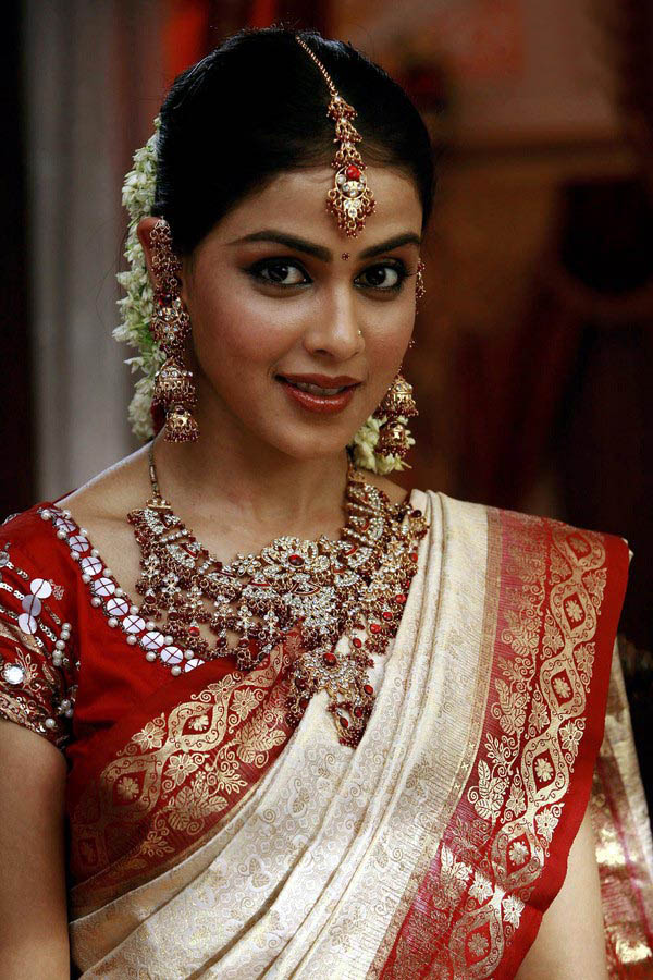 genelia-uthamaputhiran2.jpg