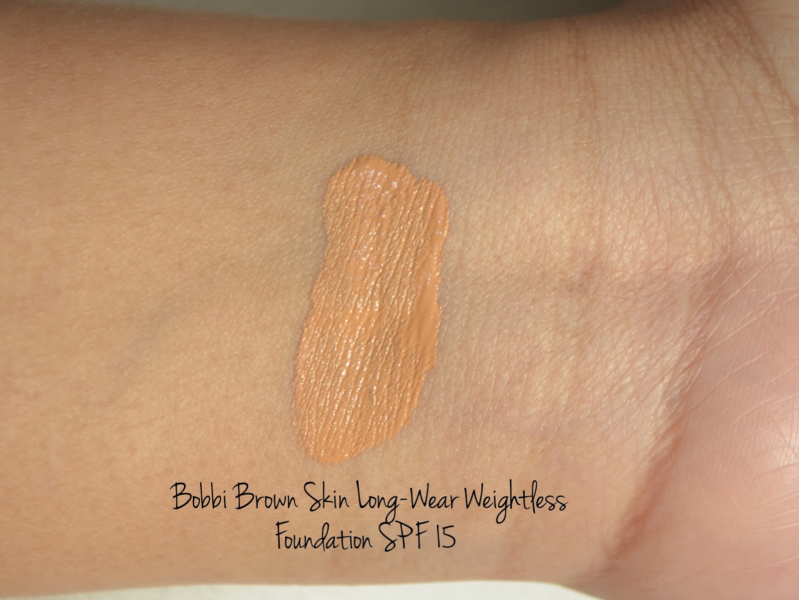 Bobbi Brown Skin Long-Wear Weightless Foundation SPF 15 review