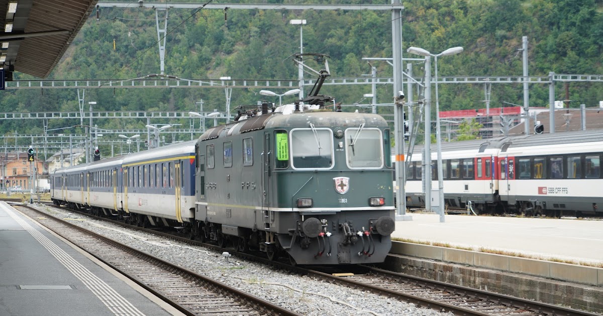 Considérations ferroviaires Re 4/4 II 11161 en livrée verte assurant