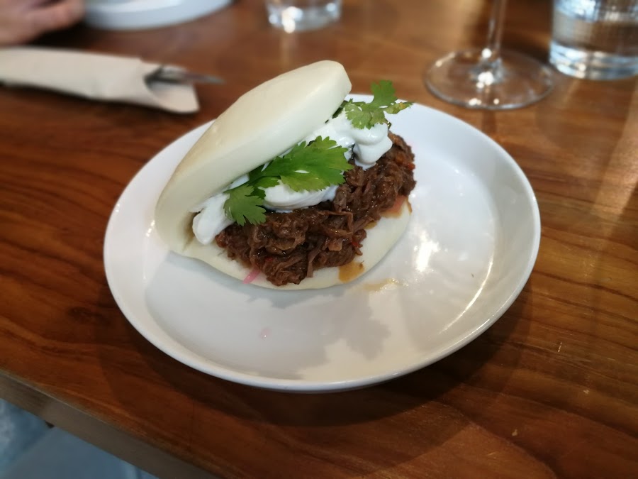 Pan Bao con ropa vieja del KINZA