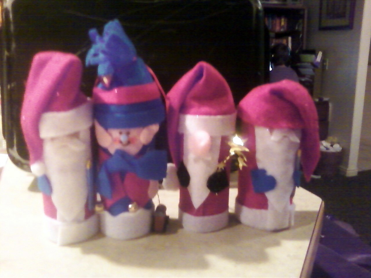 cherrycreativearts: Chrismas Craft - Paper Tube Santa