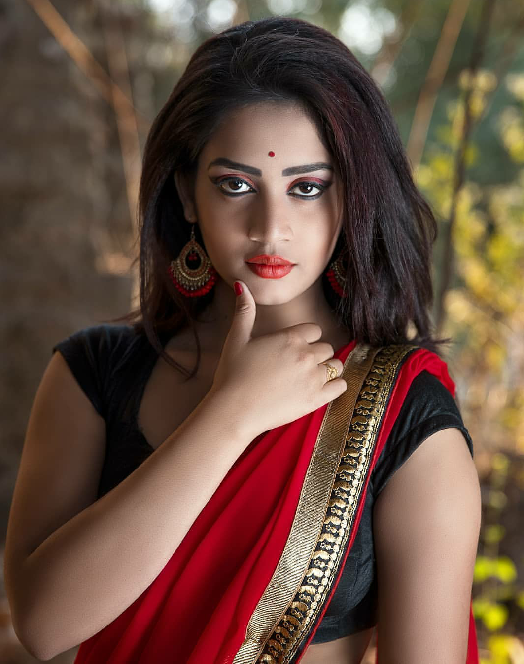 Dazzling Indian Models in Saree- Best Photo Gallery Online! | Zee50