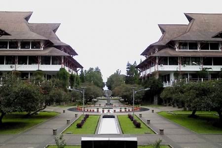 32 Universitas Jurusan Teknik Informatika Terbaik Indonesia
