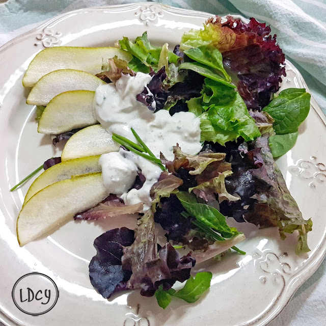 Ensalada De Peras Al Roquefort/ Pears Salad With Roquefort Cheese
