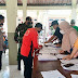 Koramil 0824/23 Wuluhan Kawal Pendistribusian Bansos untuk 328 KK