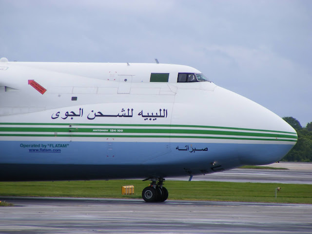 Libyan_Air_Cargo_Antonov_An-124_%25285A-DKN%2529_at_Manchester_Airport_%25288%2529.jpg