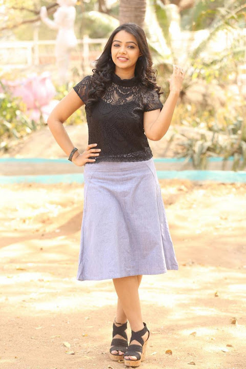 Nitya Shetty Photos At Padesave Interview