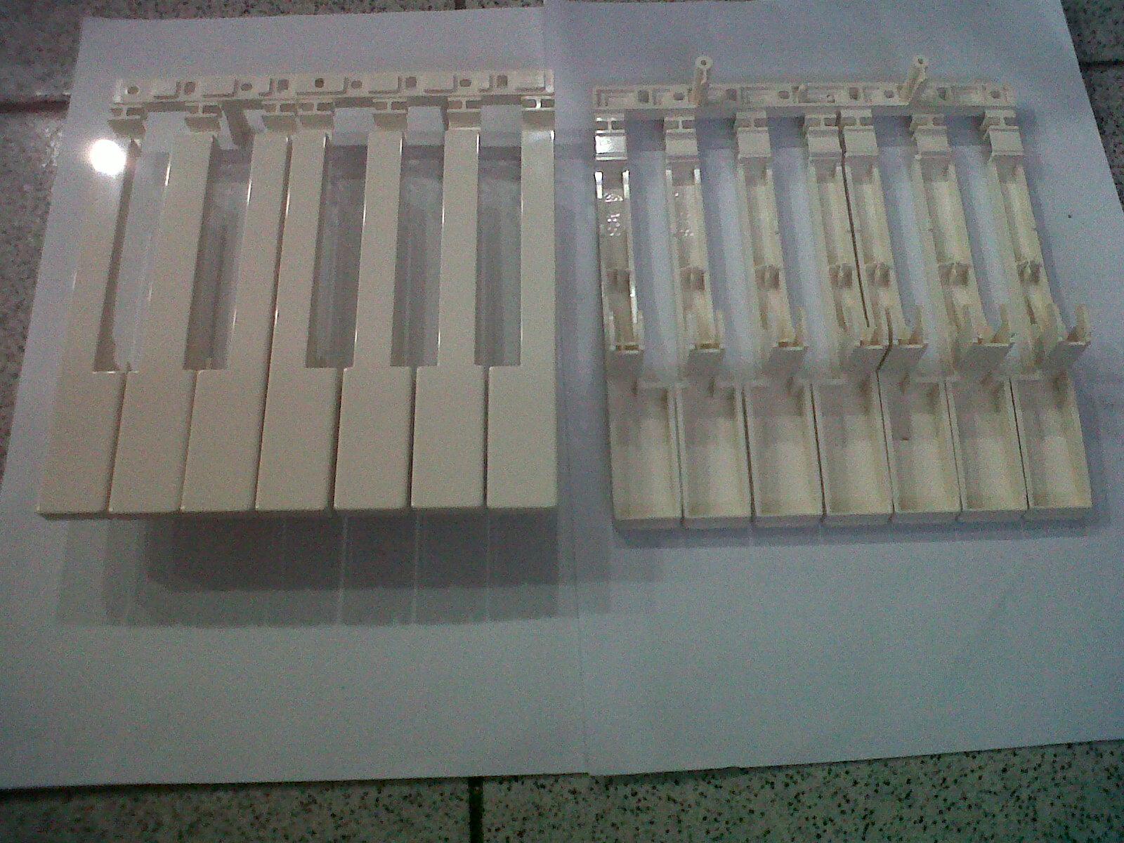 SPARE PART ALAT MUSIC SPARE PART KEYBOARD YAMAHA ( WHITE KEY DAN BLACK