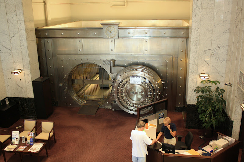 Nomadic Newfies Winona National Bank