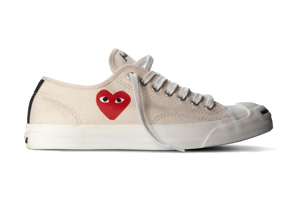 converse with heart eyes