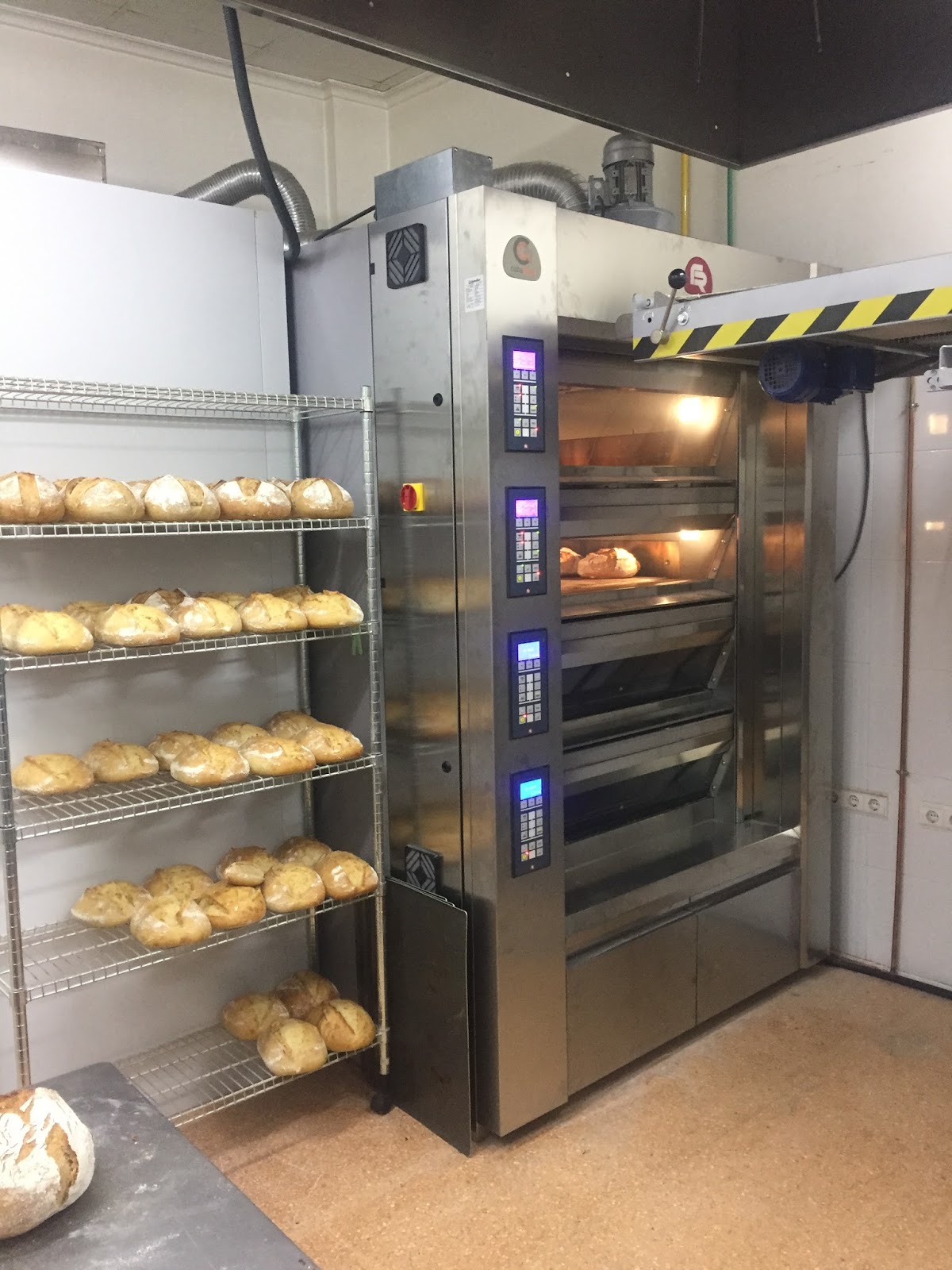 HORNOS DE PANADERIA COBAMAQ: HORNO REFRACTARIO CON CARGADOR en PANEKO ELX