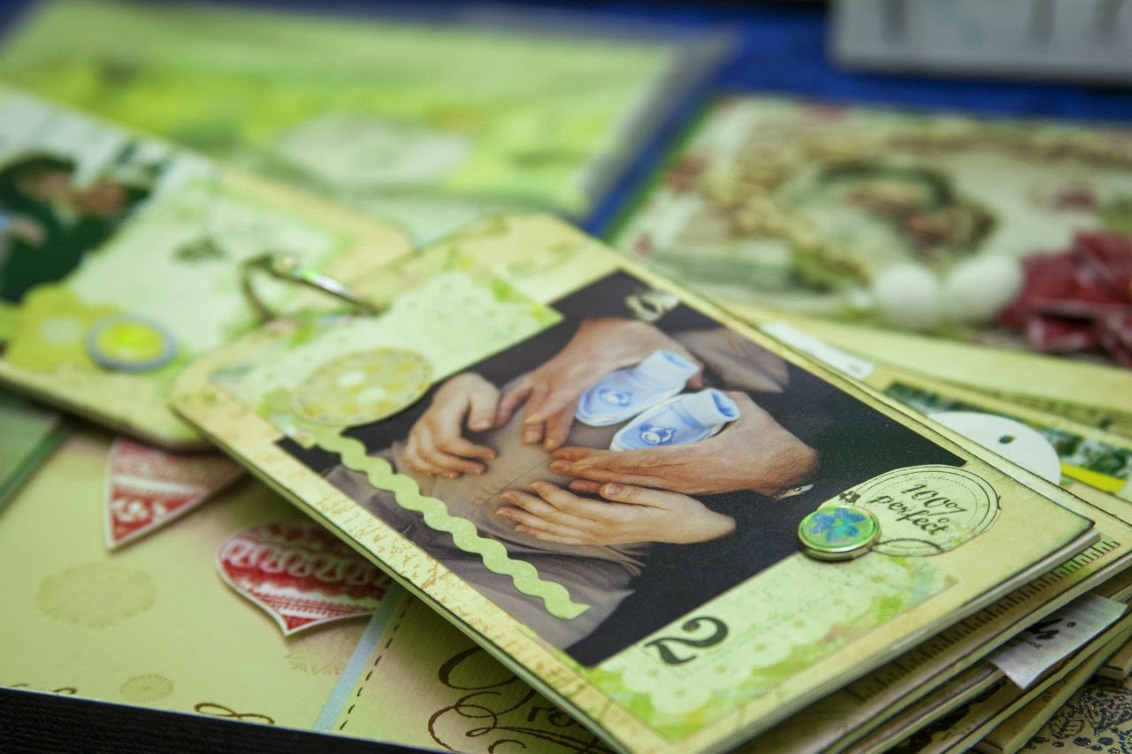 ожившие книги для детей. ожившие страницы дети. книга волшебный мир. кирилл роландо (cyril rolando). фотокарточка на память.