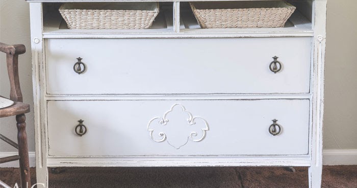 Antique White Refurbished Dresser With Furniture Paint - Country Chic Paint