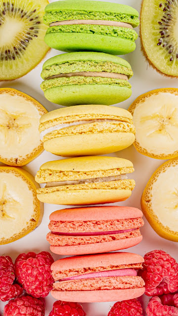 Free wallpaper for Macarons, Cookies, Berries, Fruits Free wallpaper for Macarons, Cookies, Berries, Fruits