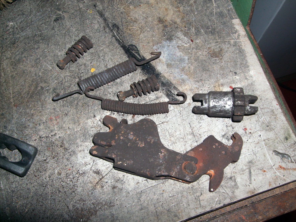BMW E46 Handbrake Shoe Replacement + Adjustment