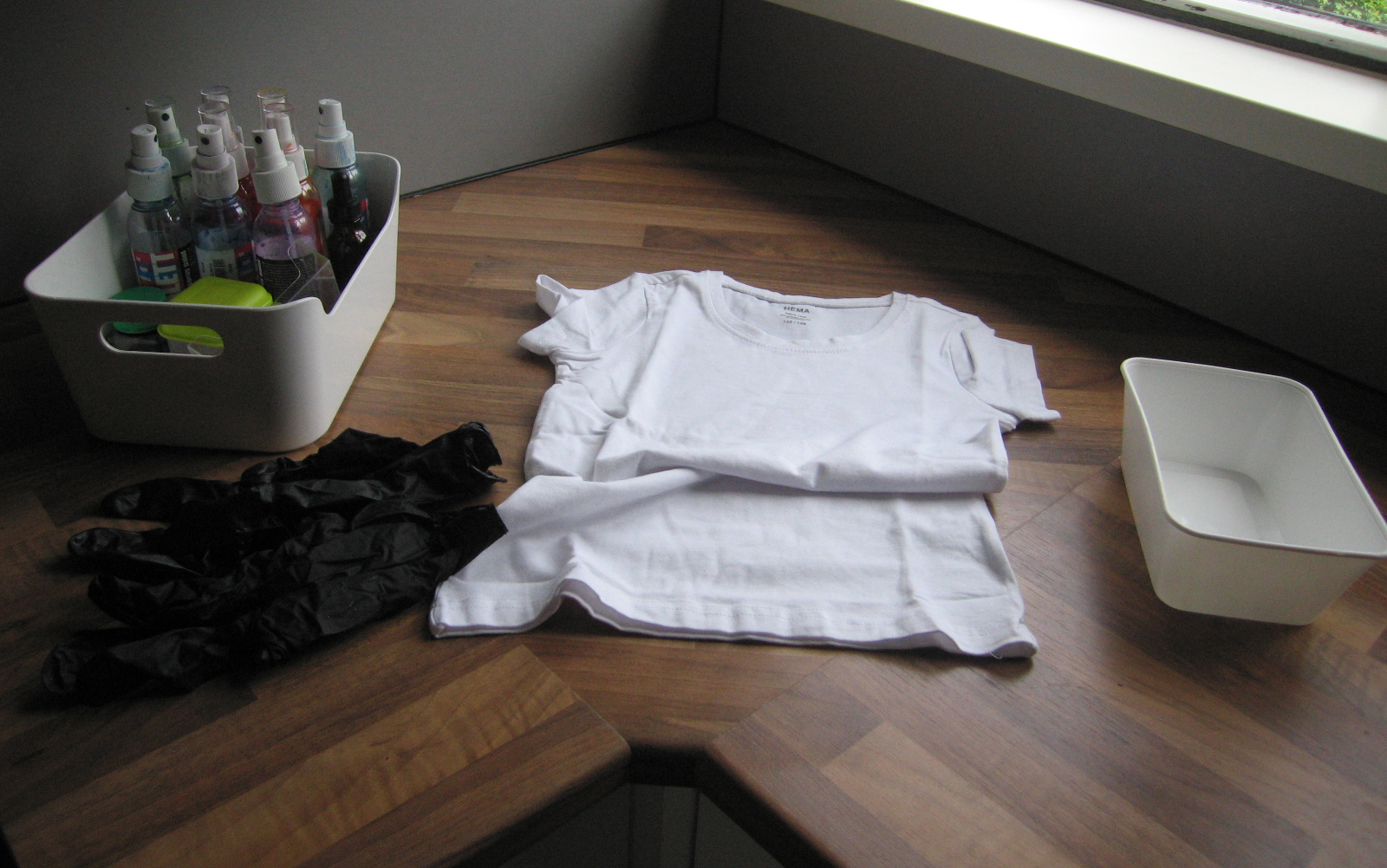 Outlook petticoat weduwe MODEMEVROUWTJES: DIY shirtje verven