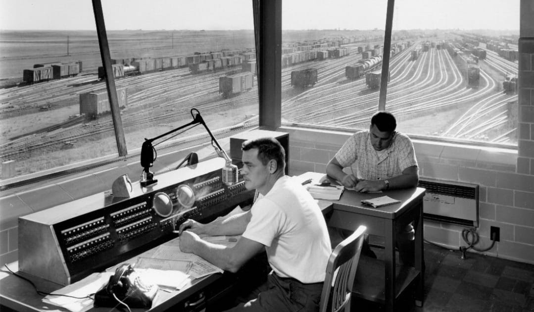 Towns and Nature Minot, ND BNSF/GN Gavin Yard, Depots and Grain Elevators