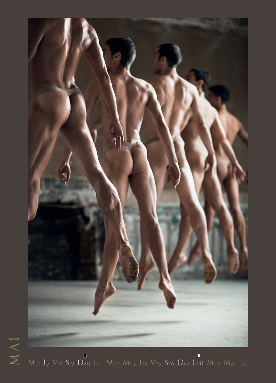 танец голые мужики фото 9